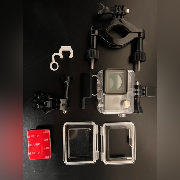 GoPro Hero 4-Silver - Picture 2 of 7